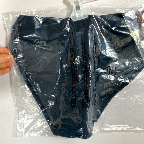 2 Pair Steve Madden Brown and Black Womens Underwear size Large - Picture 6 of 10